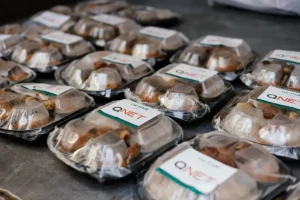 شركة-QNET-تتعاون-مع-مصر-الخير-لتوزيع-وجبات-الإفطار