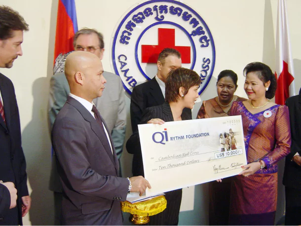 present 2005march12 cambodiaredcrossdonation2005 1